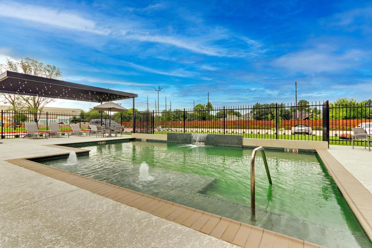 Towneplace Suites By Marriott Houston Northwest Beltway 8 Экстерьер фото