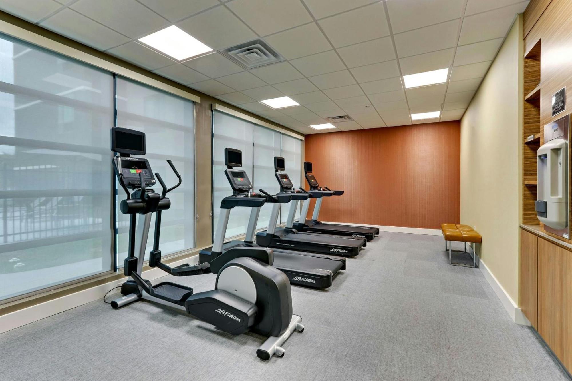 Towneplace Suites By Marriott Houston Northwest Beltway 8 Экстерьер фото